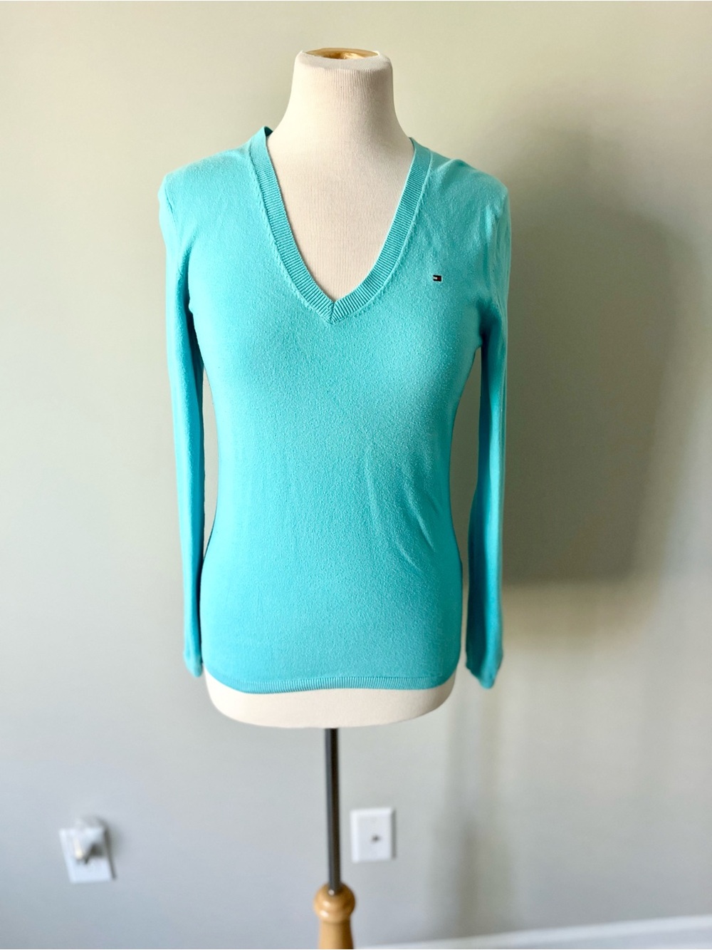 Tommy Hilfiger Bright Aqua V-Neck Knit Sweater, Small